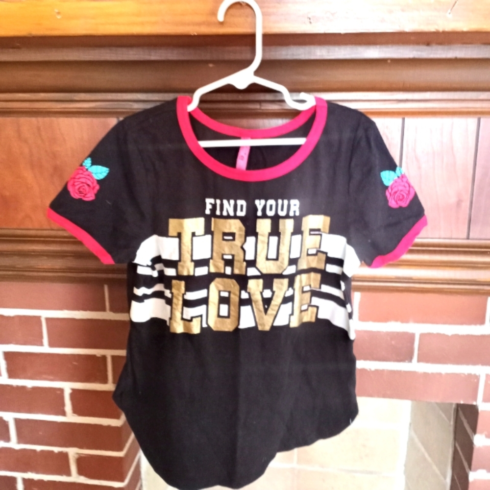 New. Girls shirt